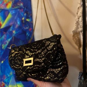 Dainty purse